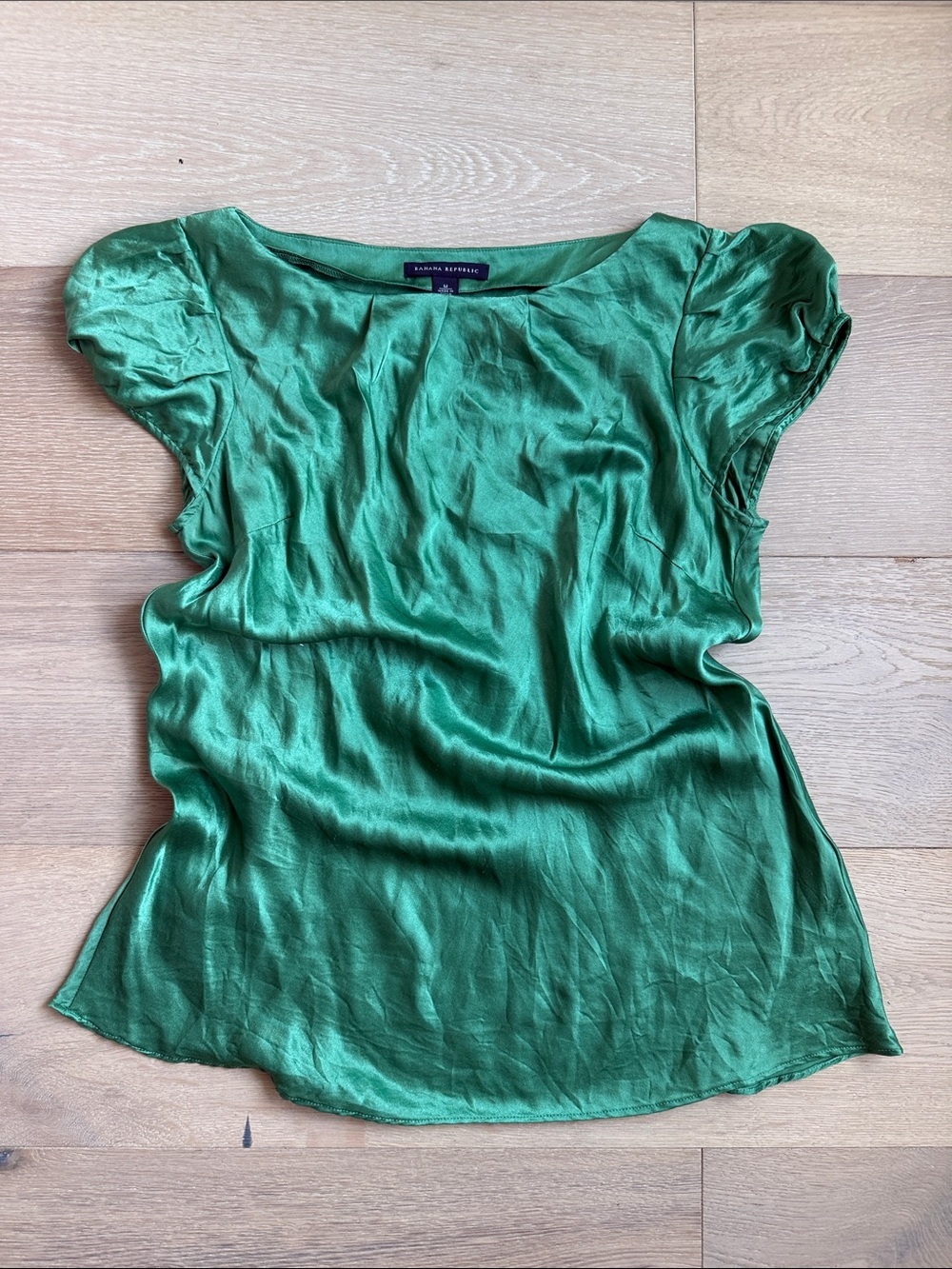 100% silk banana republic puffy sleeve blouse